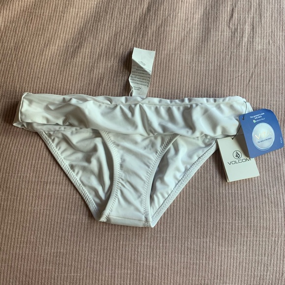 🌻Volcom bikini bottoms - Picture 3 of 3